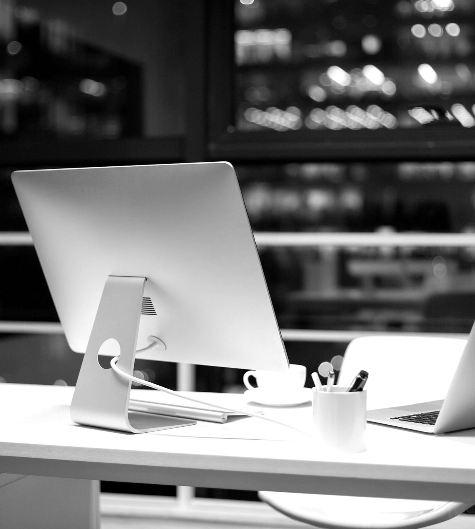 London office team using managed IT services